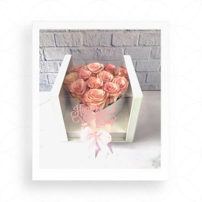 Arreglo de flores en caja corazon blanca con gaveta
