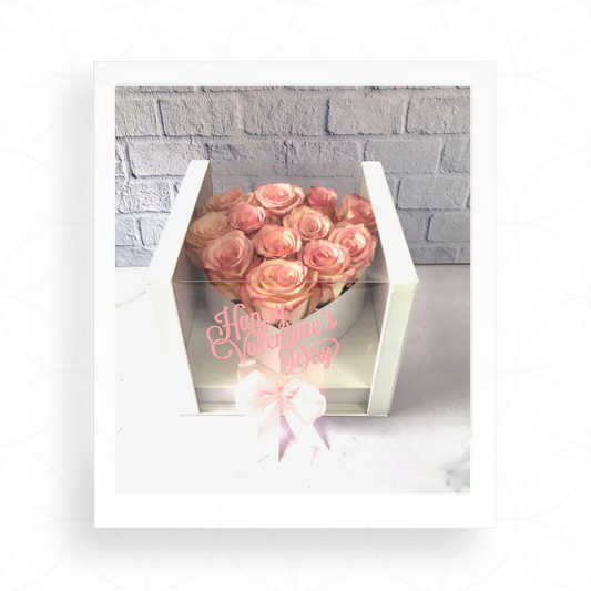 Arreglo de flores en caja corazon blanca con gaveta