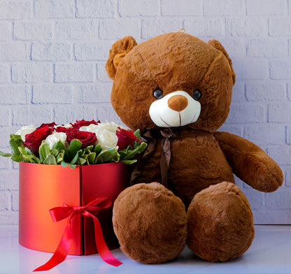 Arreglo de Flores & Chocolates Ferrero Rocher caja de corazón plateada