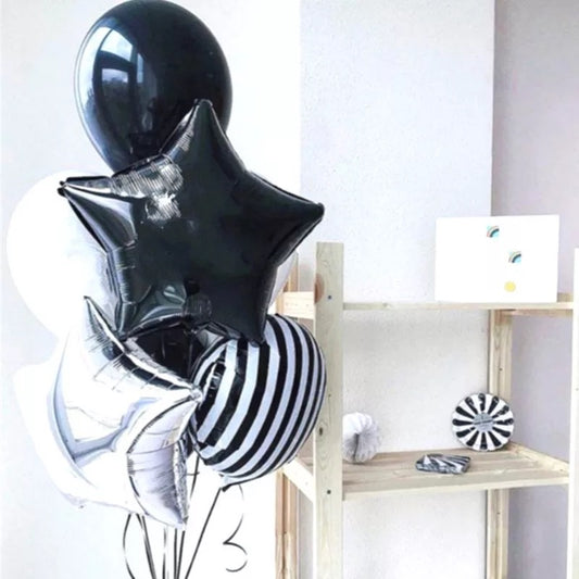 Arreglo de globos blanco y negro
