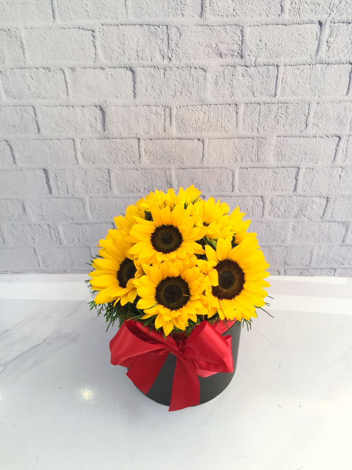 16 Girasoles en Tarro Negro